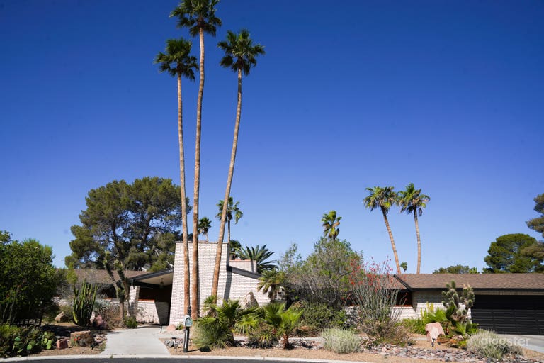  Retro House for Productions, Wedding & Events! 