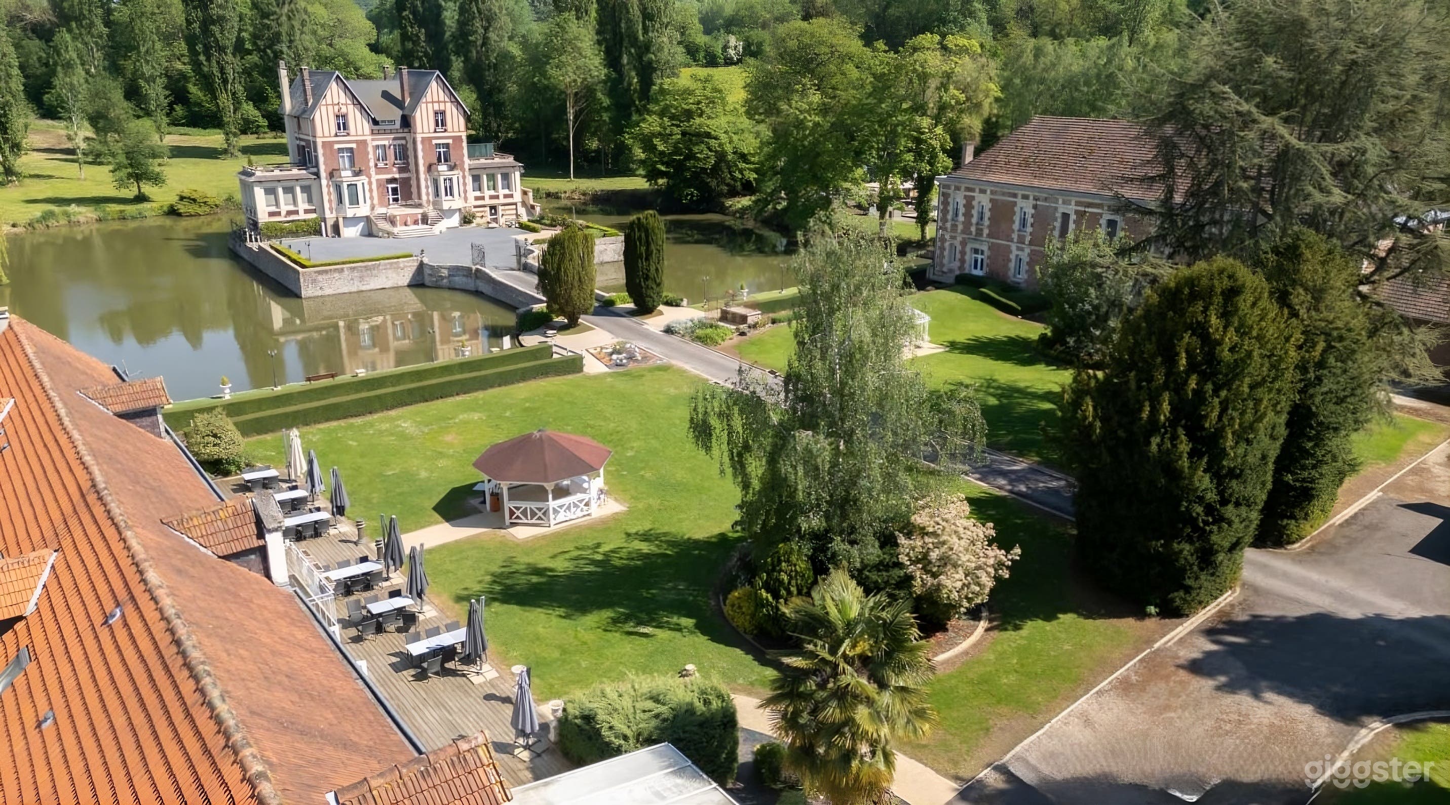 Photo de Location exclusive d'un domaine historique privé pour événements et séances 2