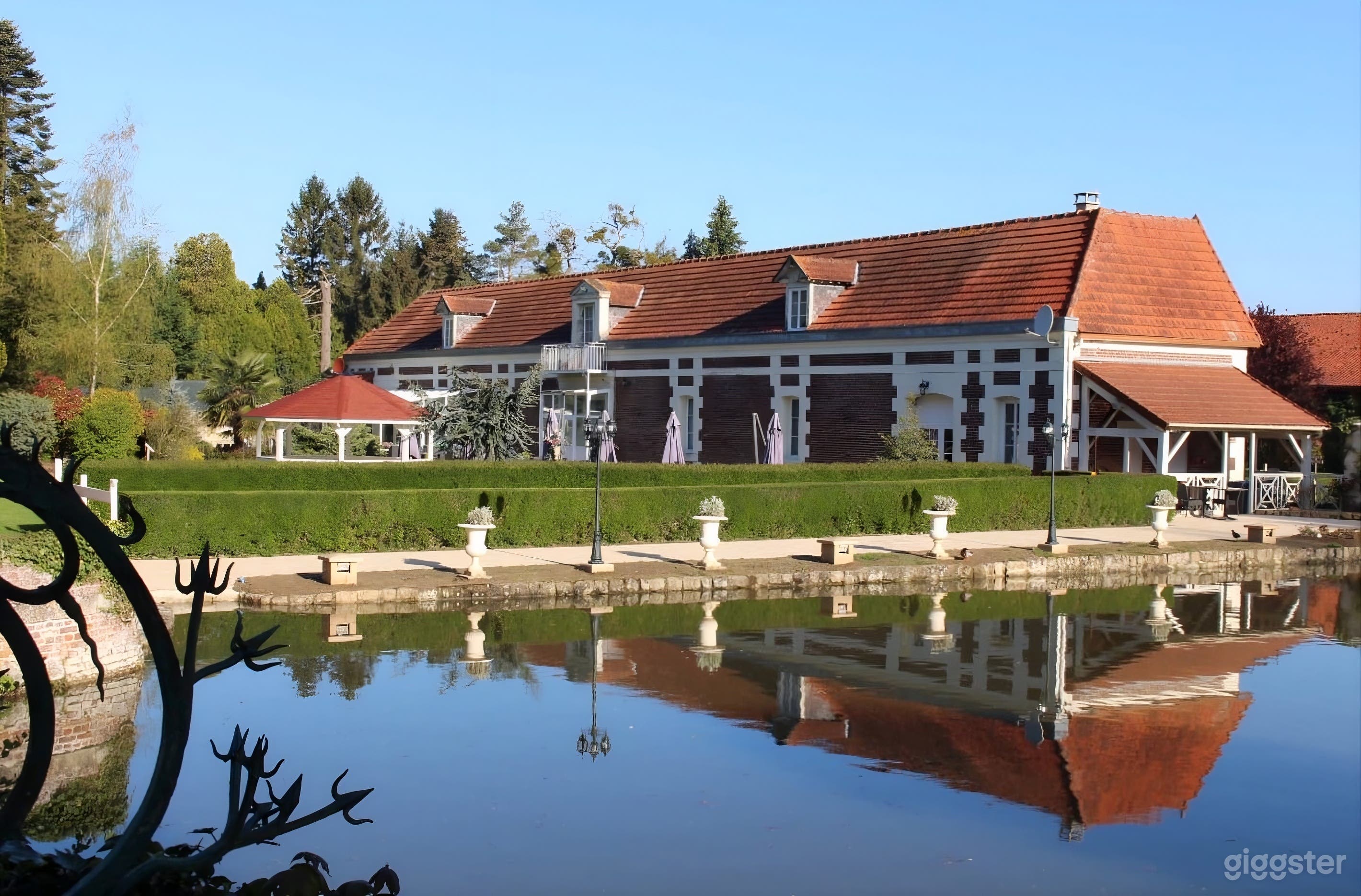 Photo de Location exclusive d'un domaine historique privé pour événements et séances 3