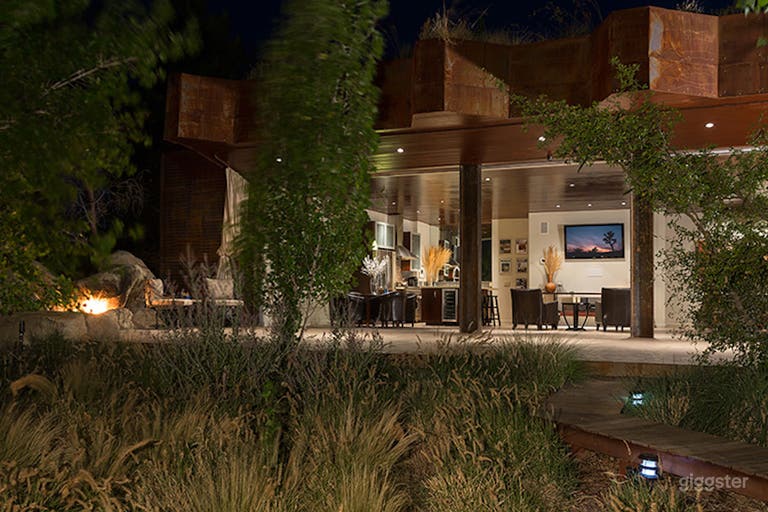  Joshua Tree Boulder House 