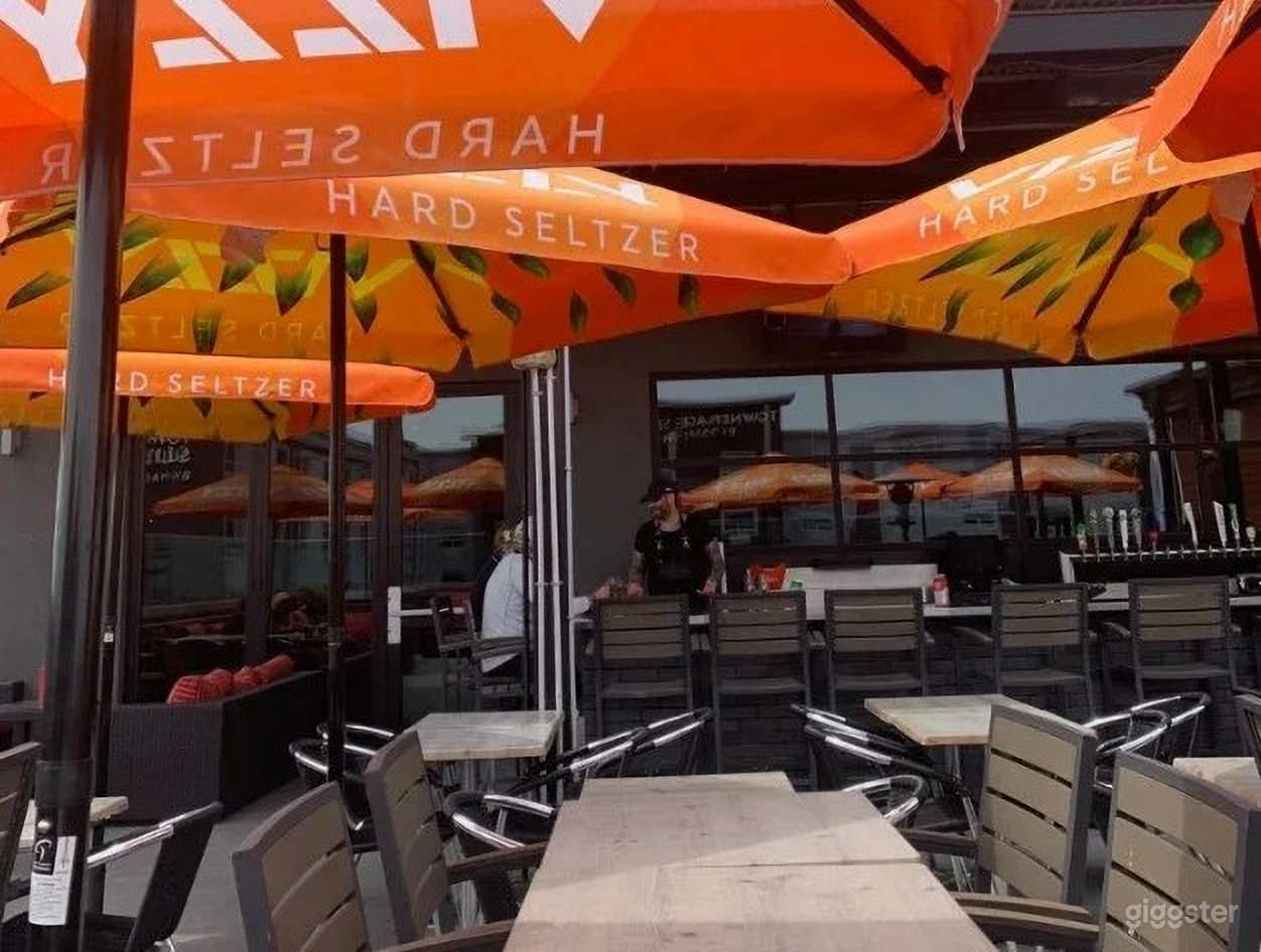 Patio with Glass Railings Photo 4