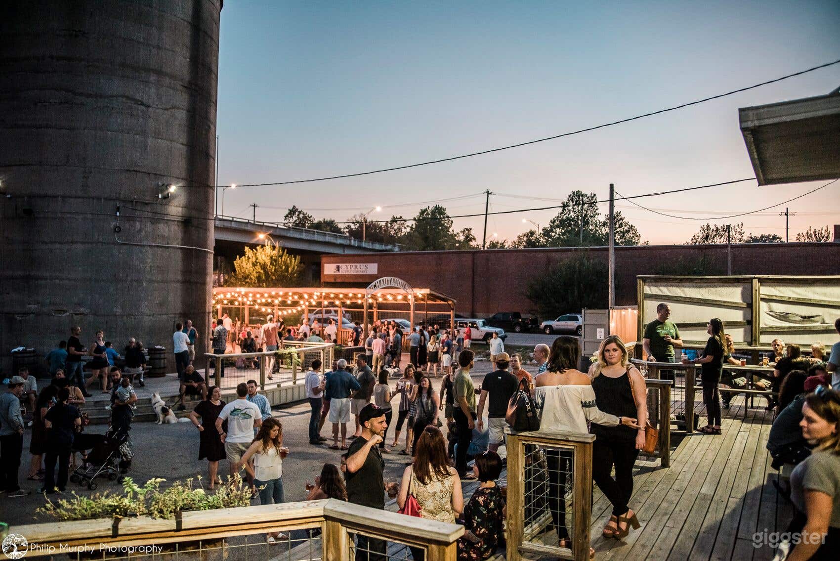 Open-Air Pavilion in Broad Avenue Arts District Photo 3