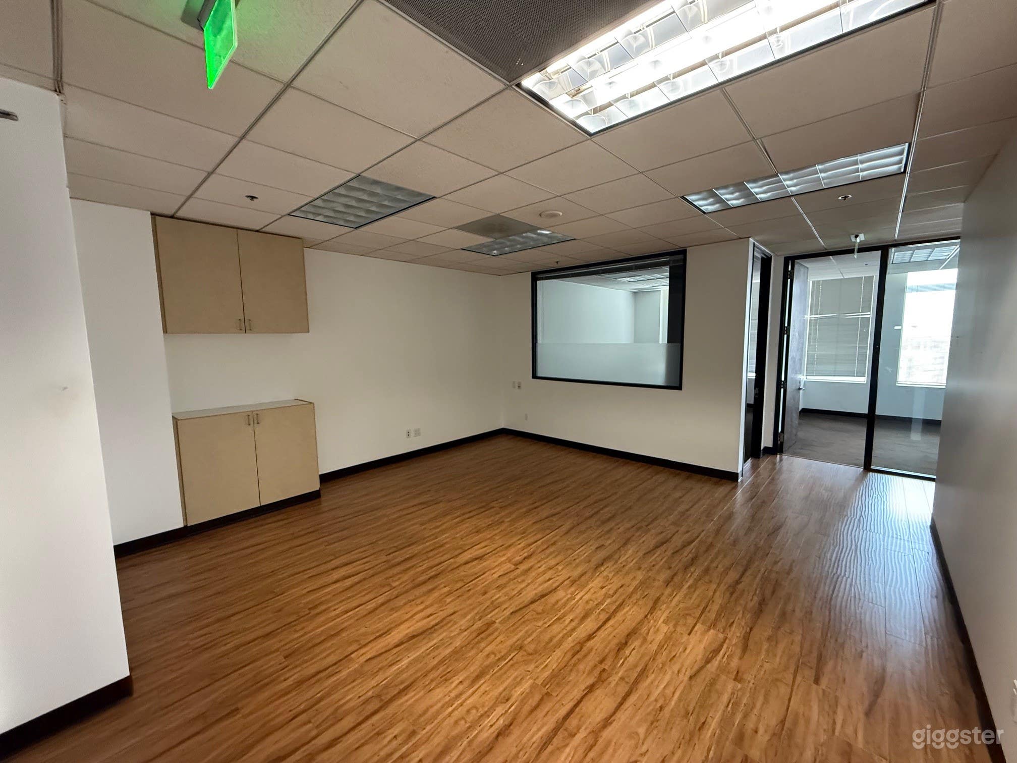 Bright LA Office Suite Photo 1