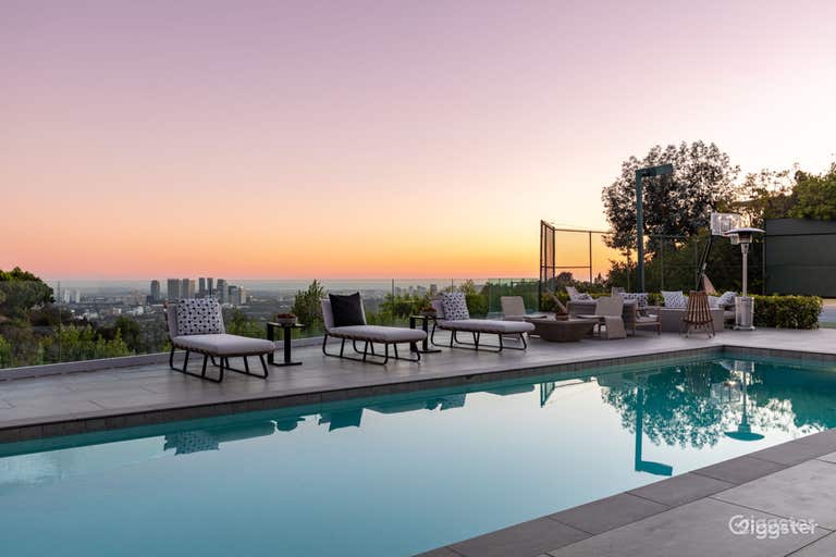   BEVERLY HILLS TENNIS & POOL VILLA/POOL 