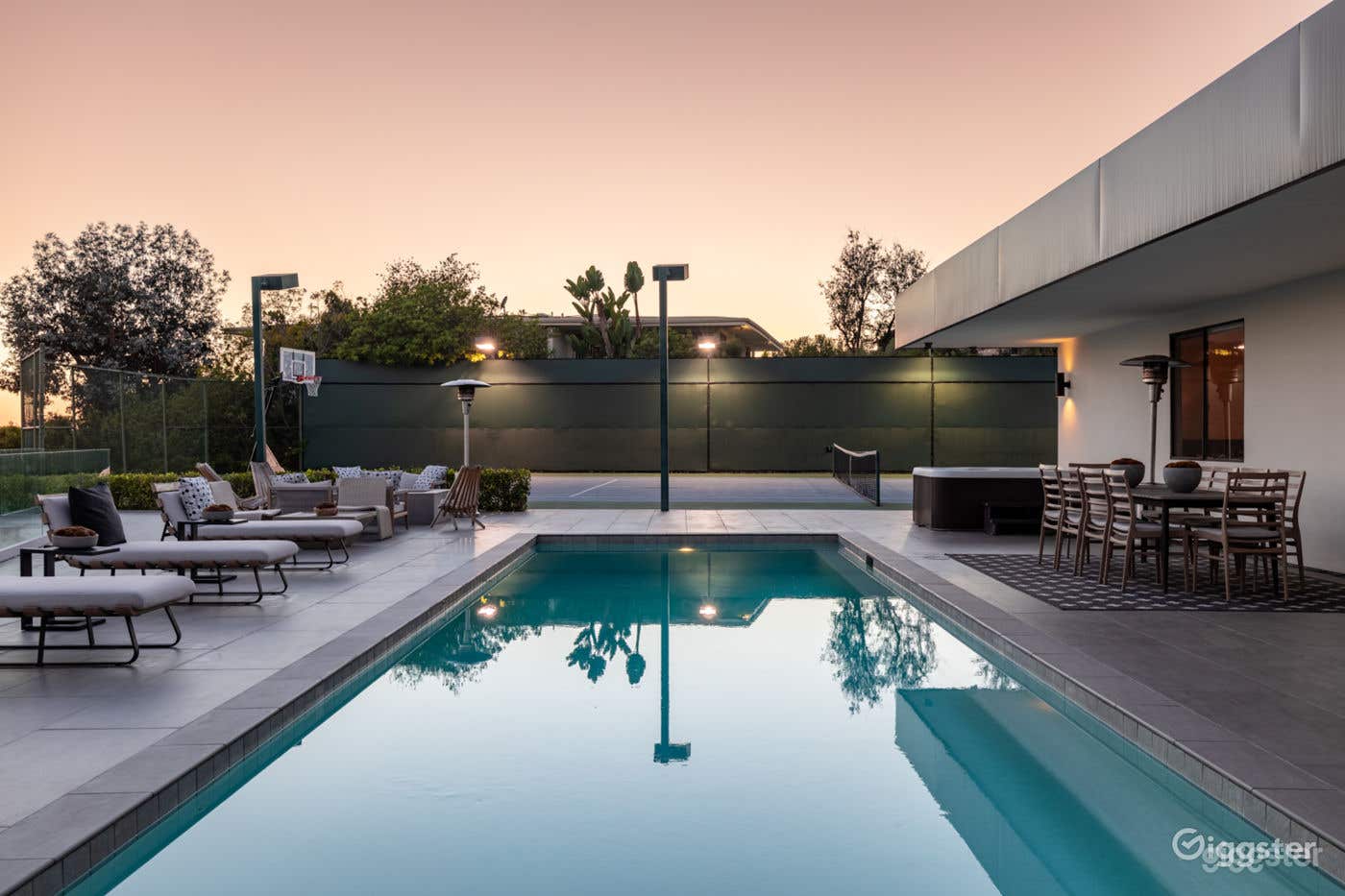  BEVERLY HILLS TENNIS &amp; POOL VILLA/POOL Photo 1