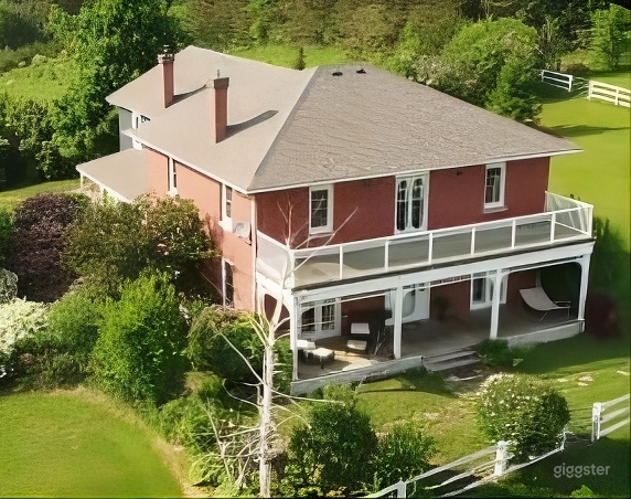 1890s Farmhouse with Red Barn, Open Fields & Scenic Views Photo 1