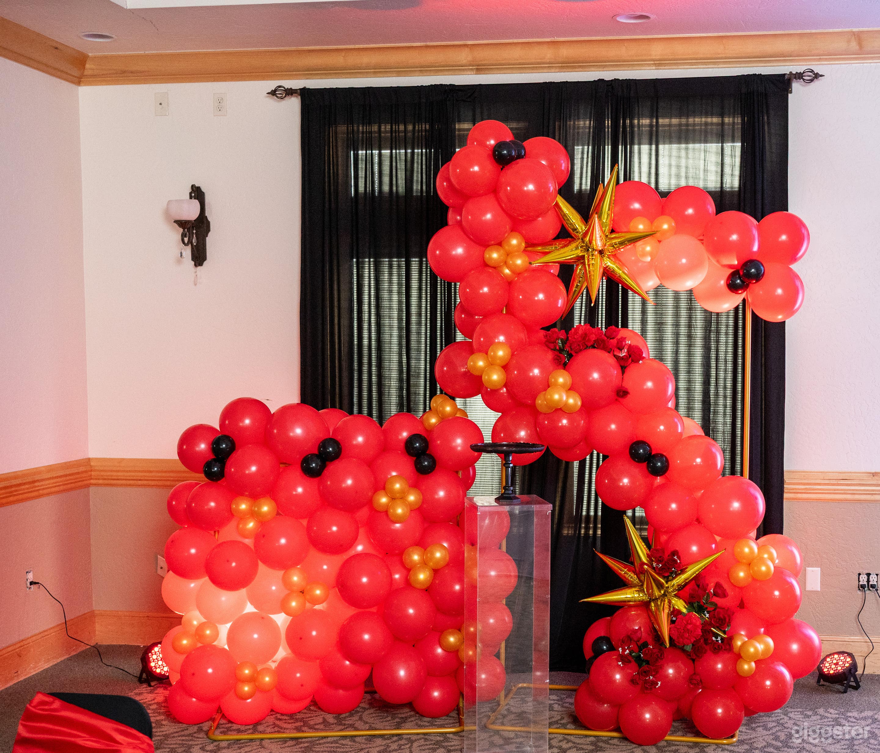 Beautiful Event space Photo 3