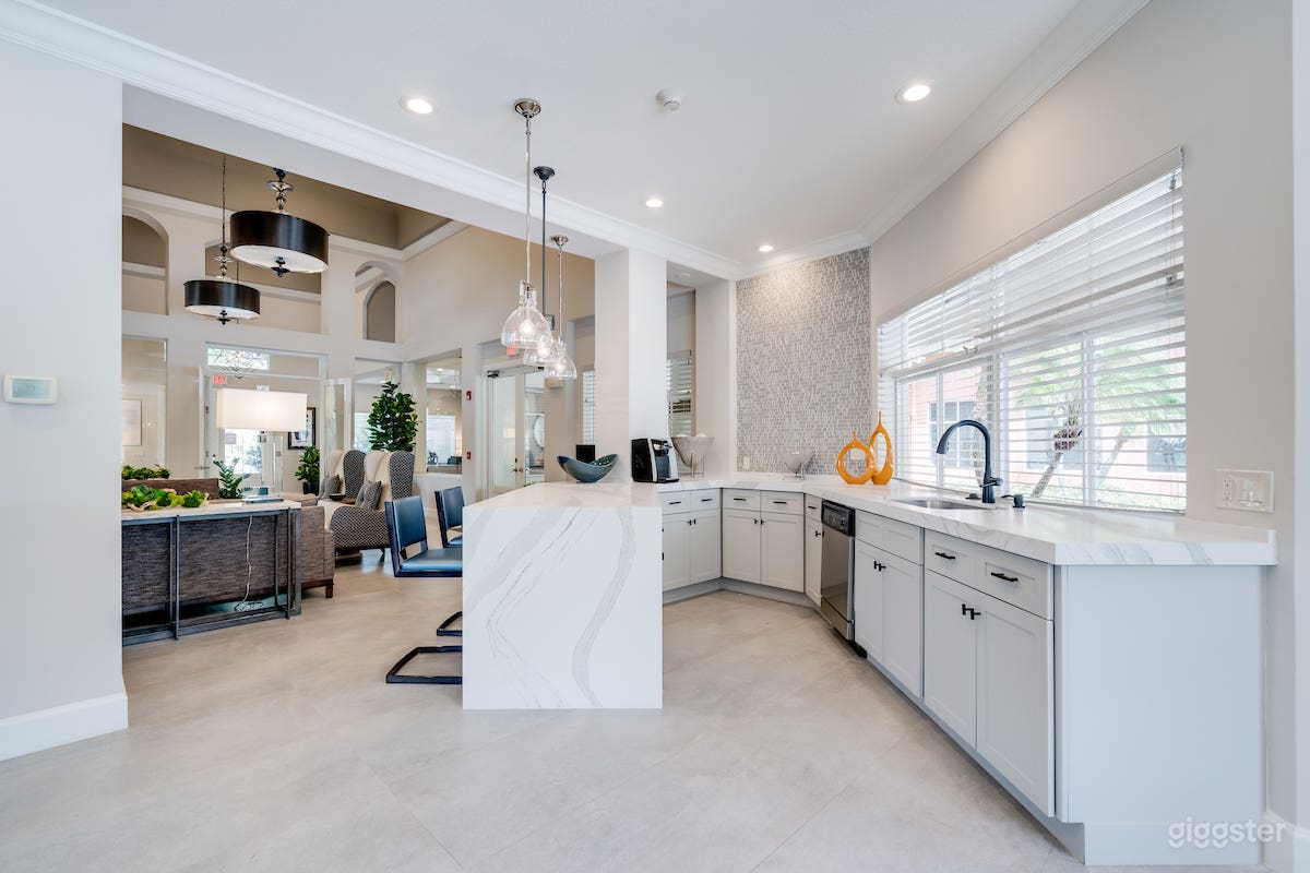 Bright Clubhouse in West Palm Beach Photo 2