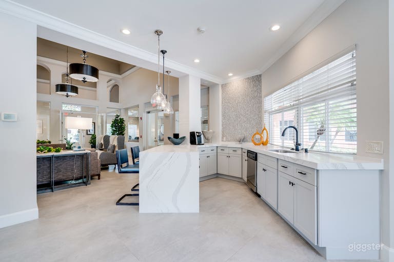  Bright Clubhouse in West Palm Beach 