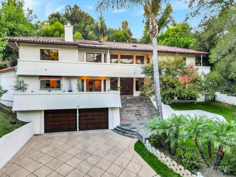  Luxury Estate with City Views & Spa 