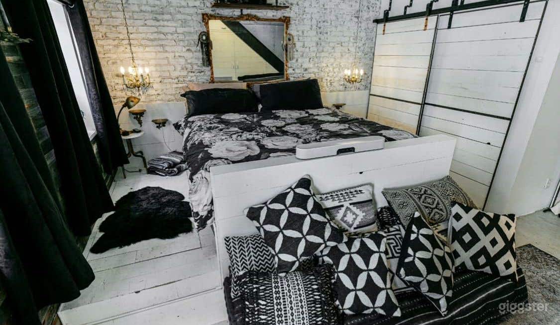 Boho lounge duplex apartment  with backyard  in NY Photo 3