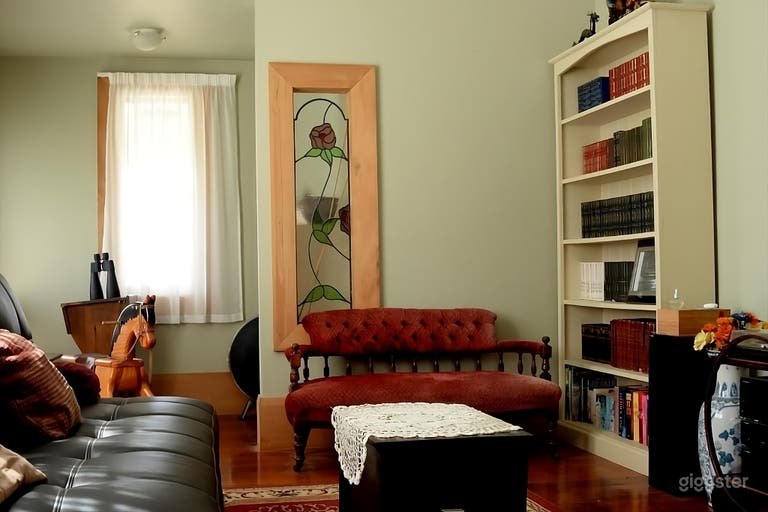  Hill Top Villa with rural and harbour views 