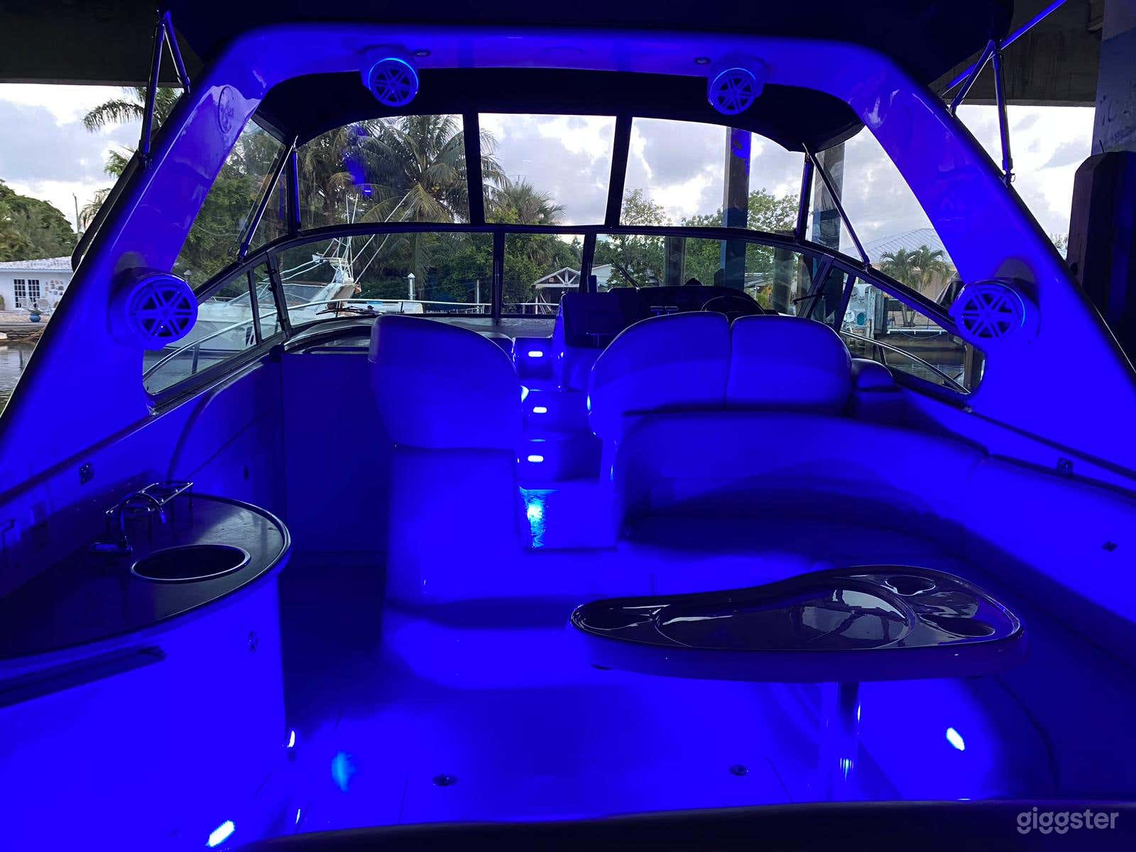 Artistic 43FT 4 WINS SEA ISLE Party Yacht Space Events Photo 4