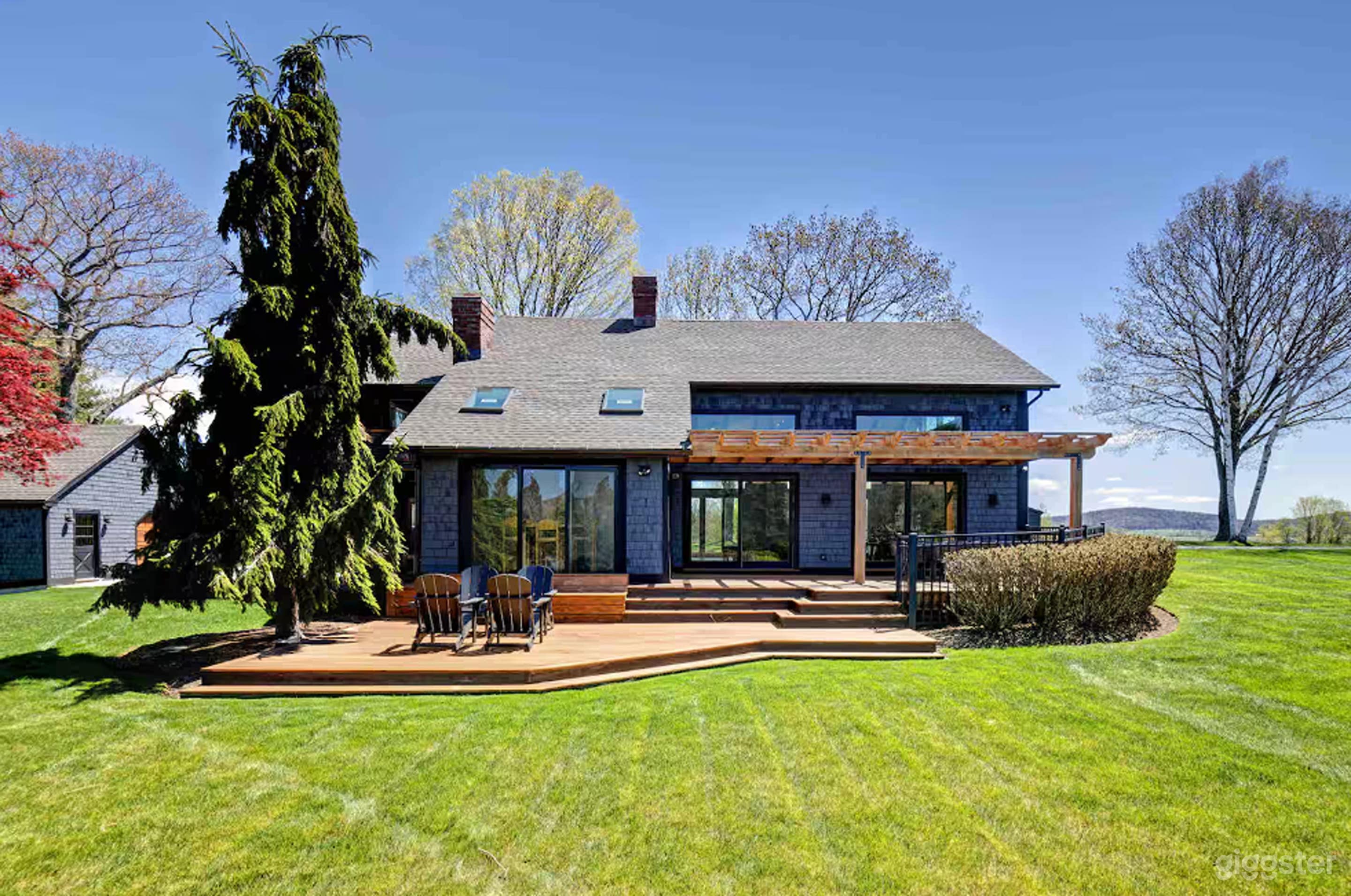 Spacious 4-Bedroom Home Surrounded by Lush Greenery Photo 1