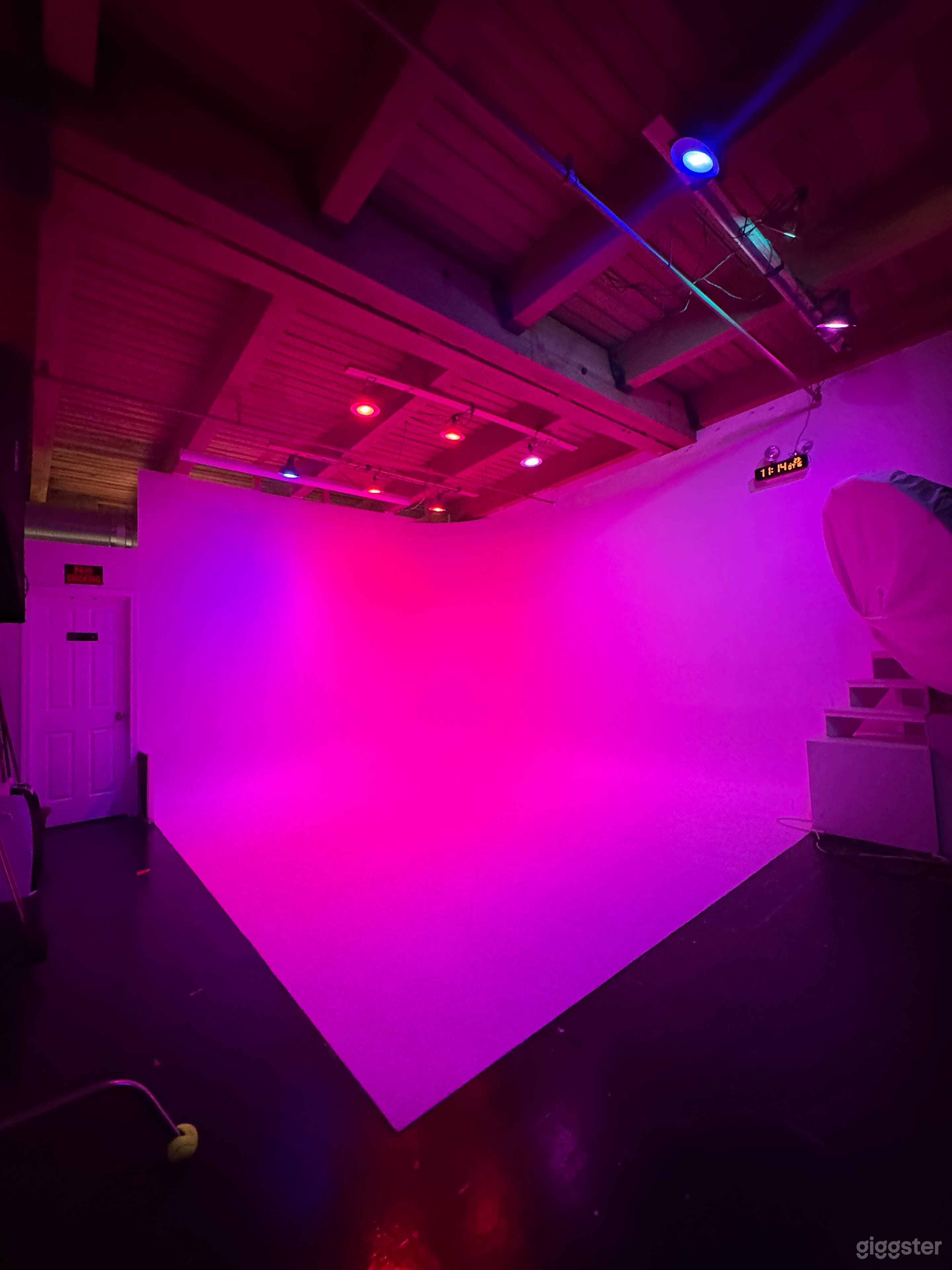 15ft Cyc Wall Studio with RGB Overhead Lights Photo 2