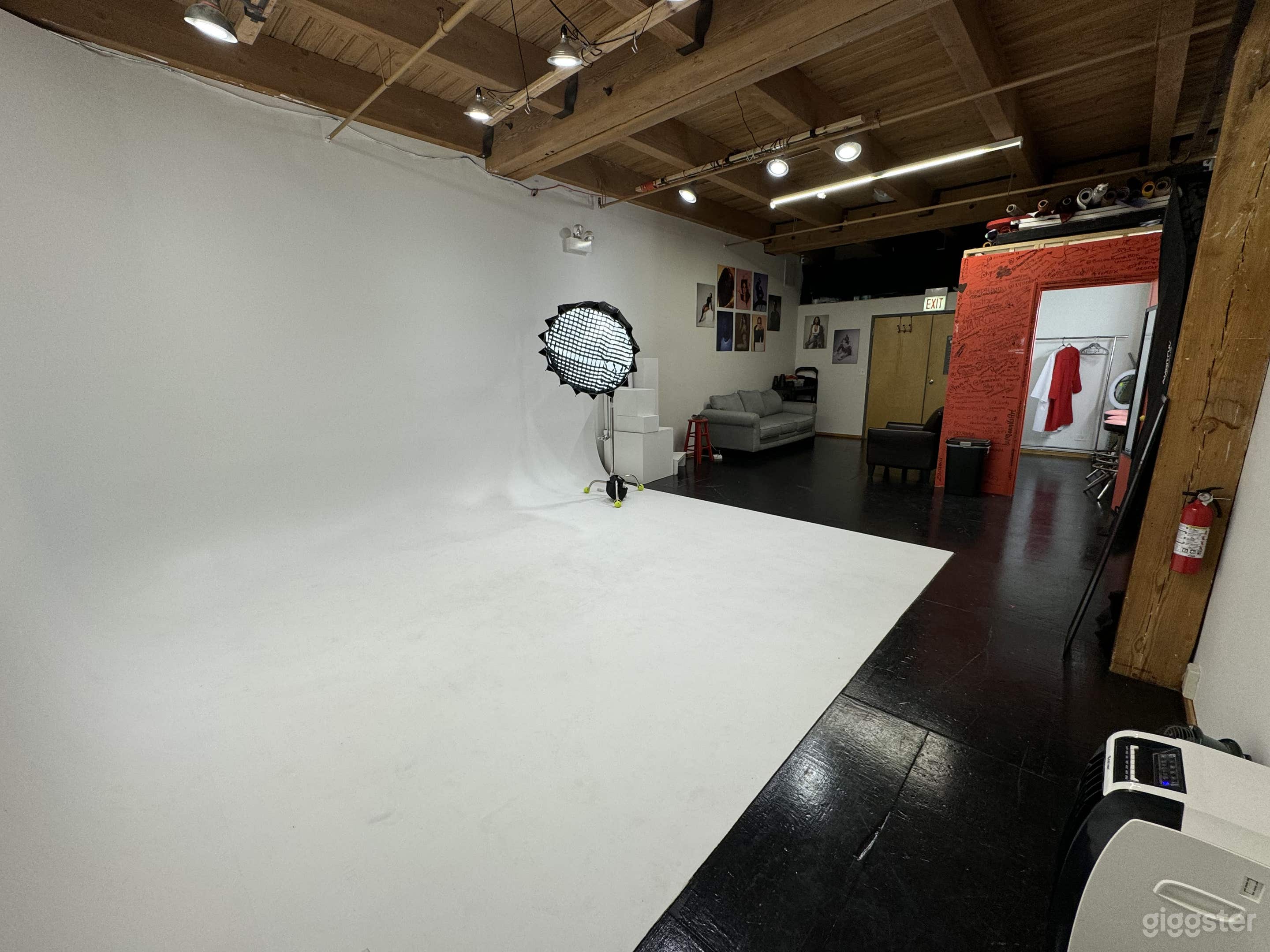 15ft Cyc Wall Studio with RGB Overhead Lights Photo 3