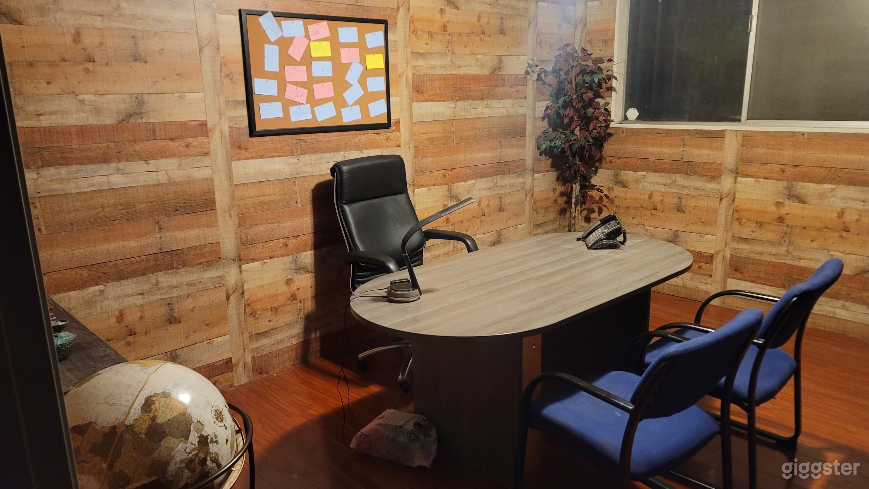 Conference room with lots of props Photo 1