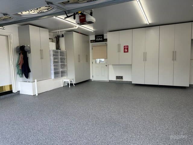 Three Car Garage Space for Production Rentals Photo 1