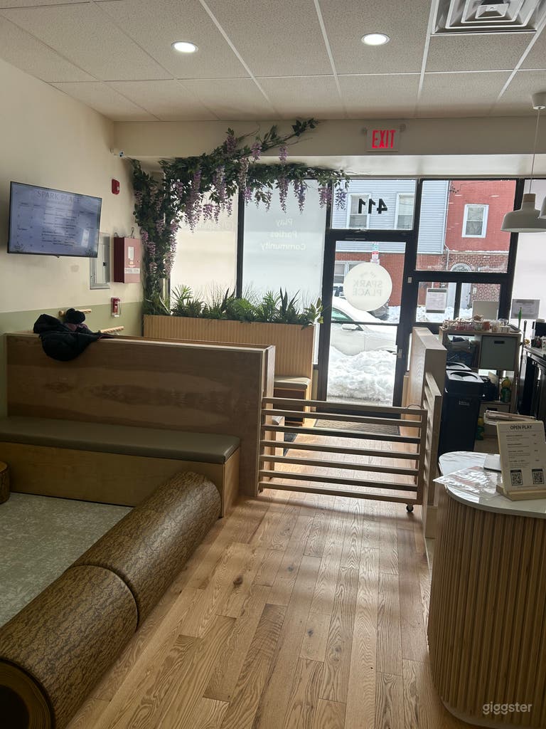  Bright Modern Kids Play Cafe in Jersey City 