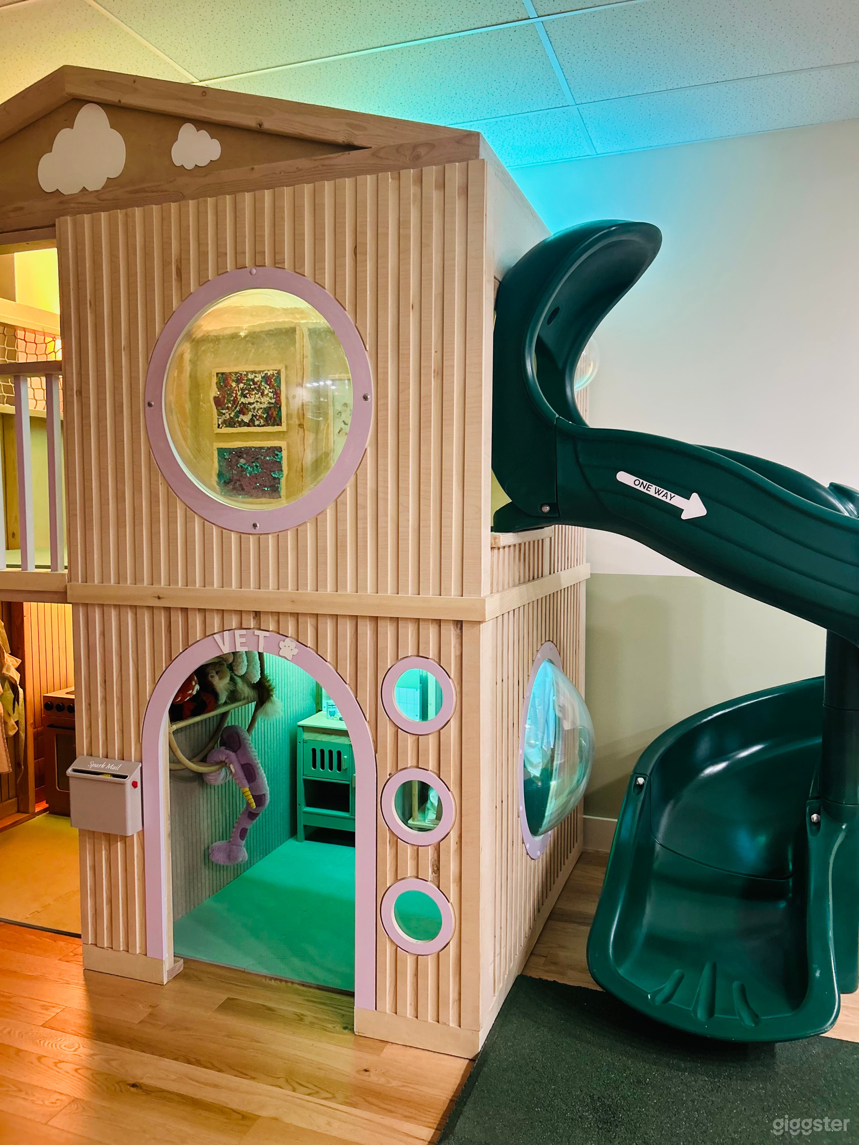 Bright Modern Kids Play Cafe in Jersey City Photo 1