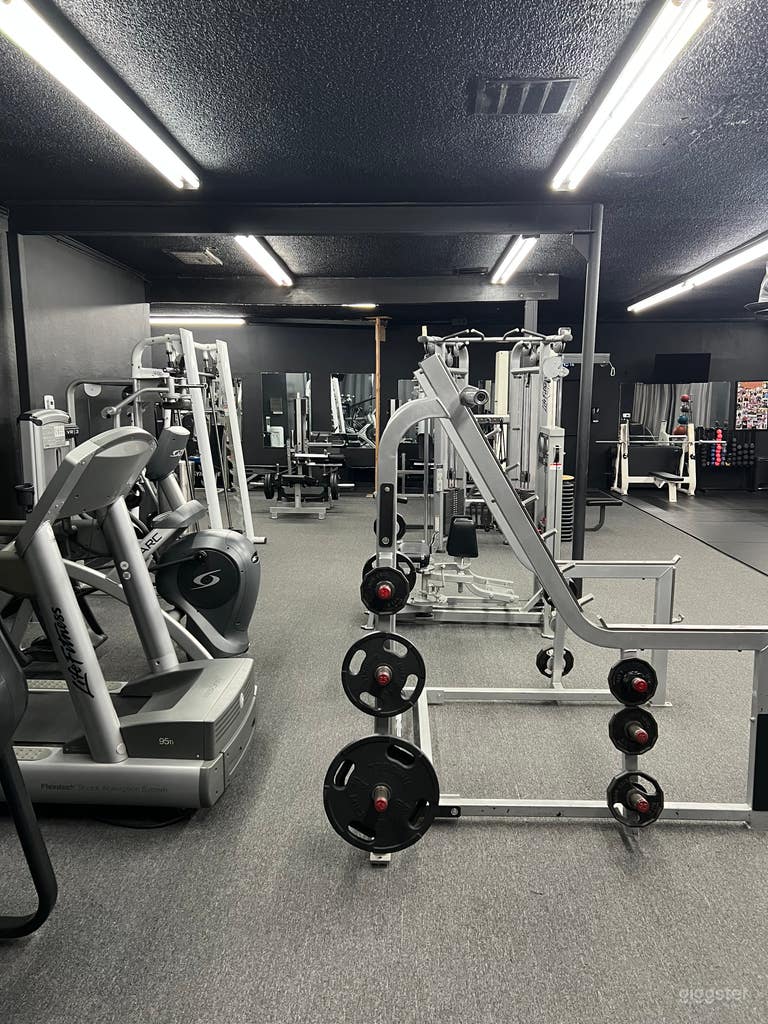  Studio de Fitness Moderne à Lakewood 