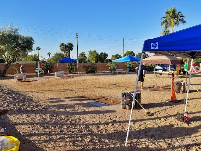 Horseshoe Pit Lawn Photo 1
