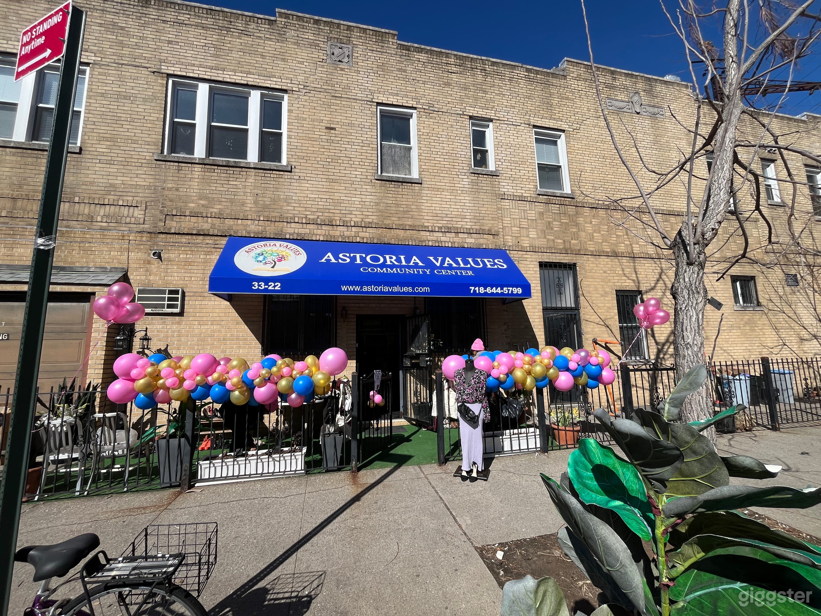 Versatile and modern community center in Astoria Photo 1