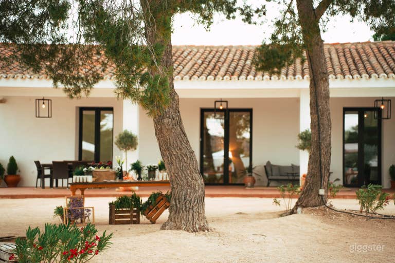  Finca idílica restaurada que combina encanto rústico con diseño contemporáneo en Aranjuez 