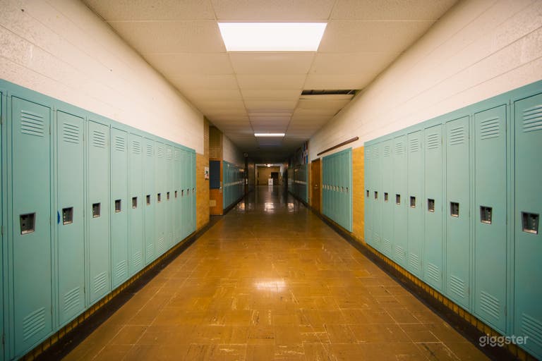  GYMNASE/SALLE DE CLASSE/TERRAIN D'ÉCOLE ABANDONNÉE VINTAGE DES ANNÉES 90 
