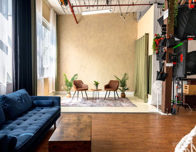Photo Studio Rental Toronto - Professional Loft Space from $89/hr