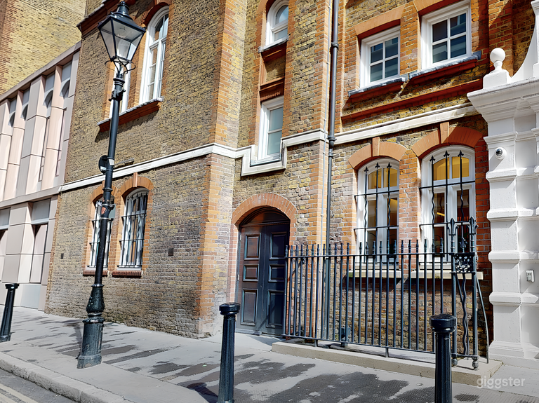  Compact Geography Room  