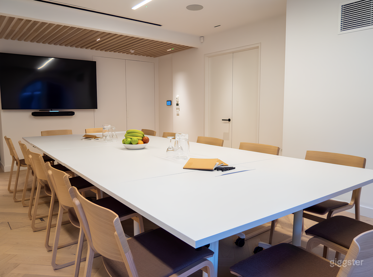  Compact Geography Room  