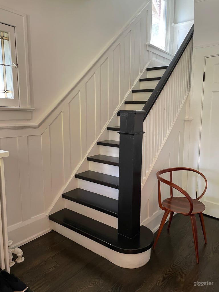  Midtown house with mid-century style interior 