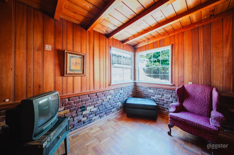  HIGH DESERT RUSTIC RANCH COMPOUND 