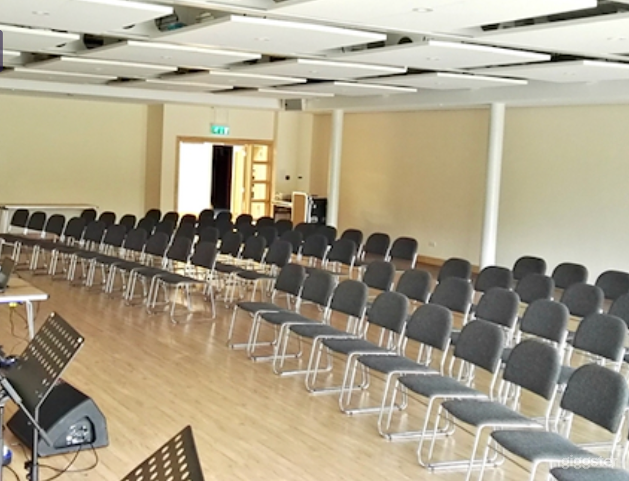 Shaftesbury Suite with Wood Effect Flooring Photo 1
