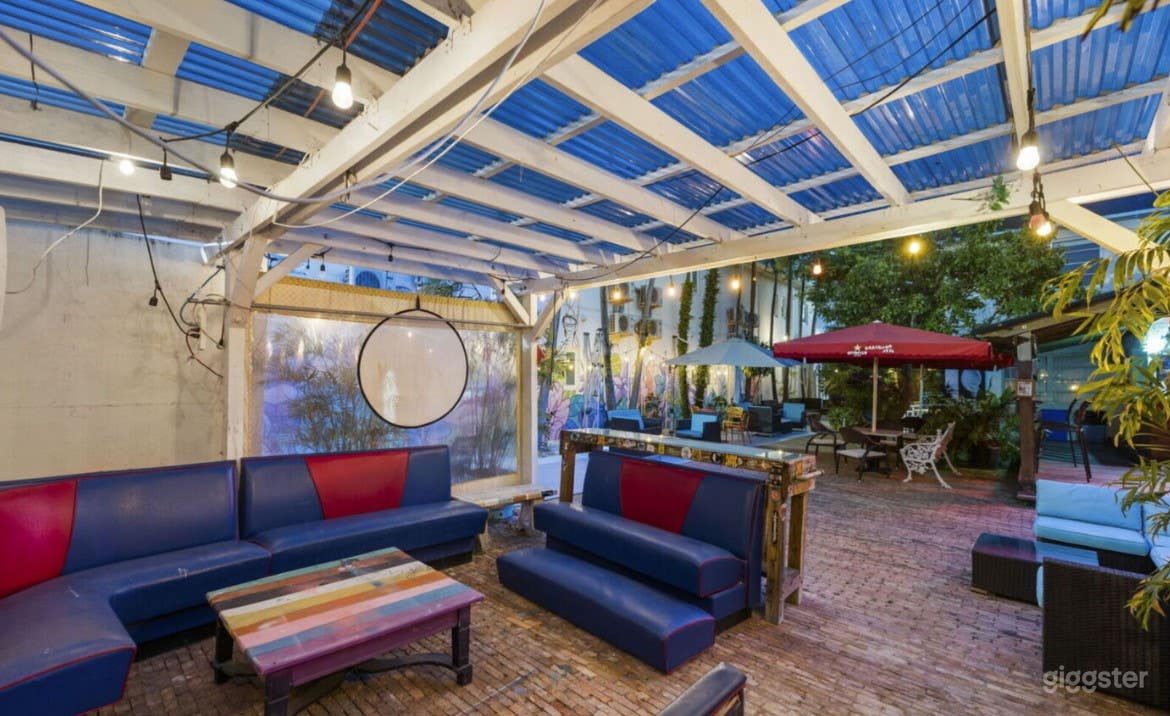 Colorful and Bright Courtyard  Photo 4