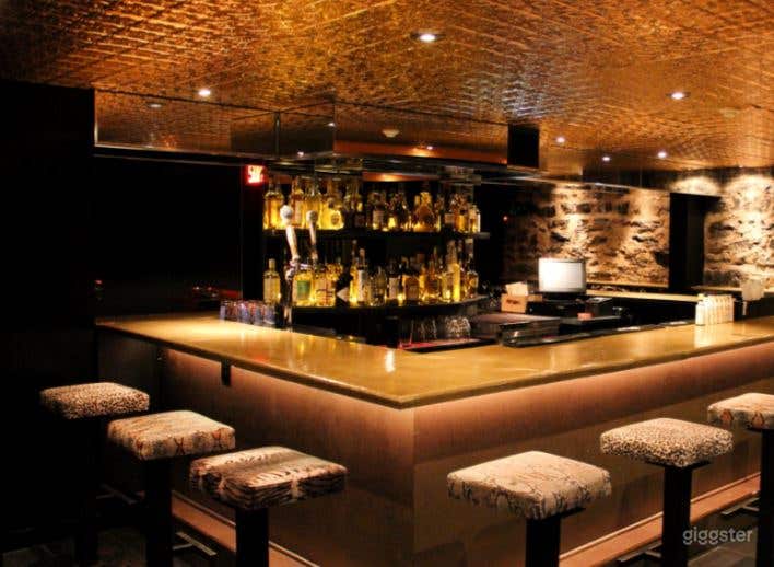 Stylish Speakeasy in Montreal Photo 4