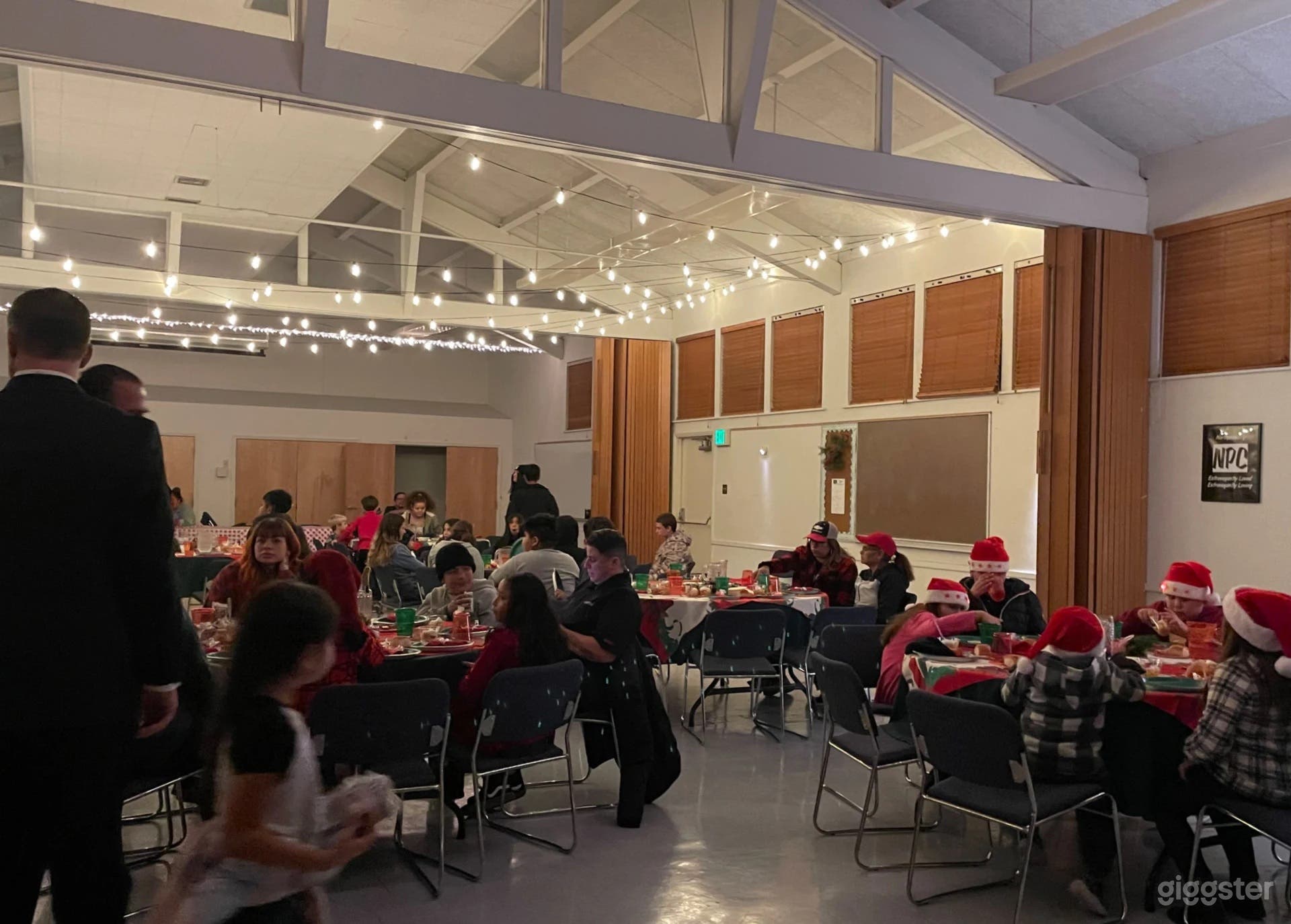 Church, classrooms, offices, medium large gatherings Photo 2