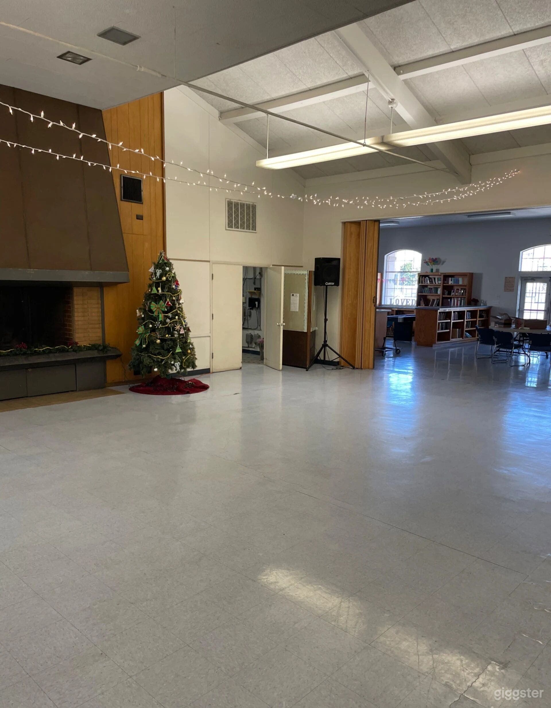 Church, classrooms, offices, medium large gatherings Photo 4