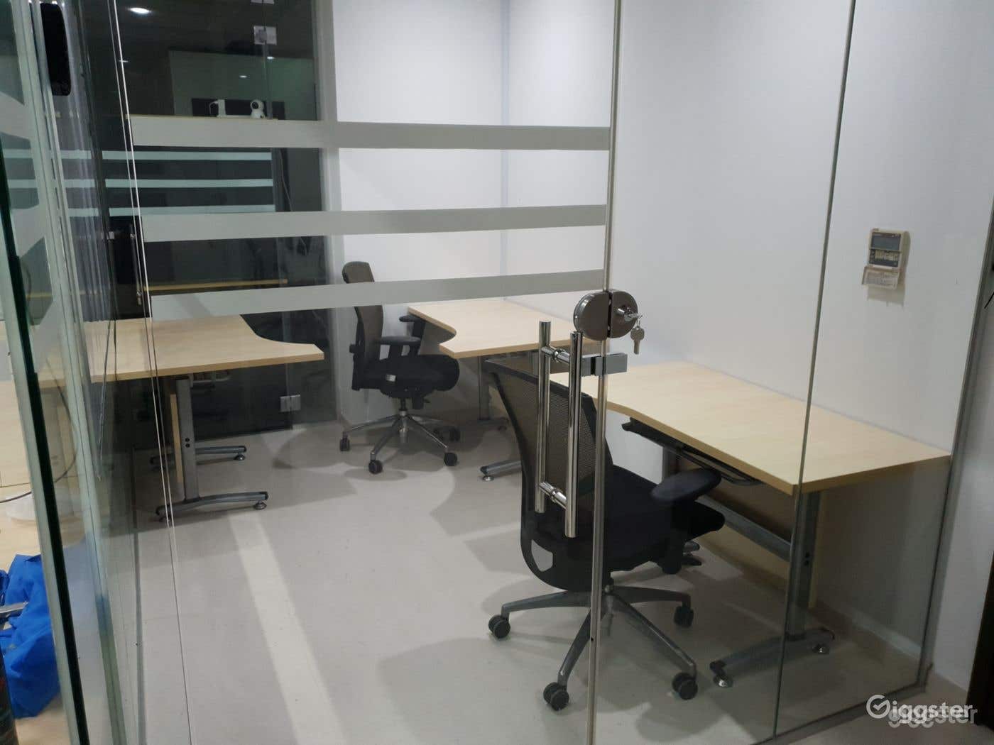3 Person Private Office in Singapore Business District Photo 1