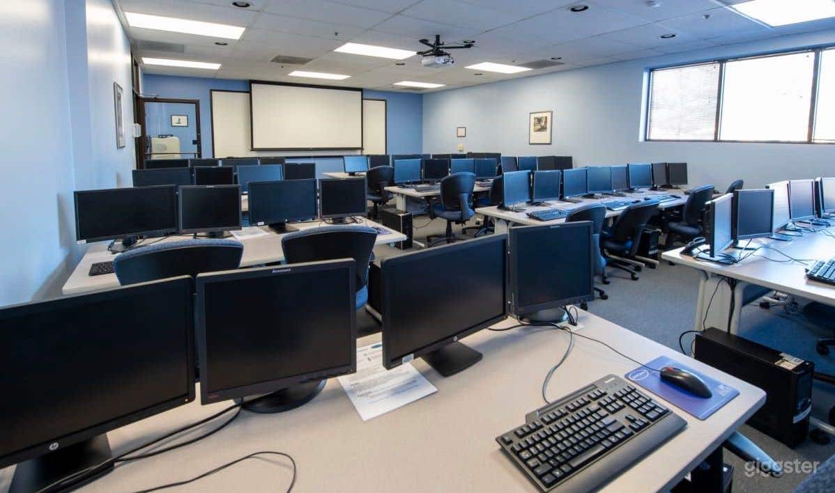 State of the Art Dual-Monitor Computer Lab and Training Room Photo 1