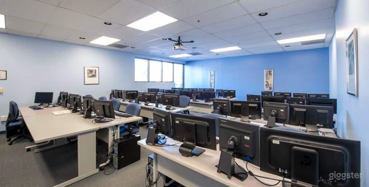 State of the Art Dual-Monitor Computer Lab and Training Room Photo 2