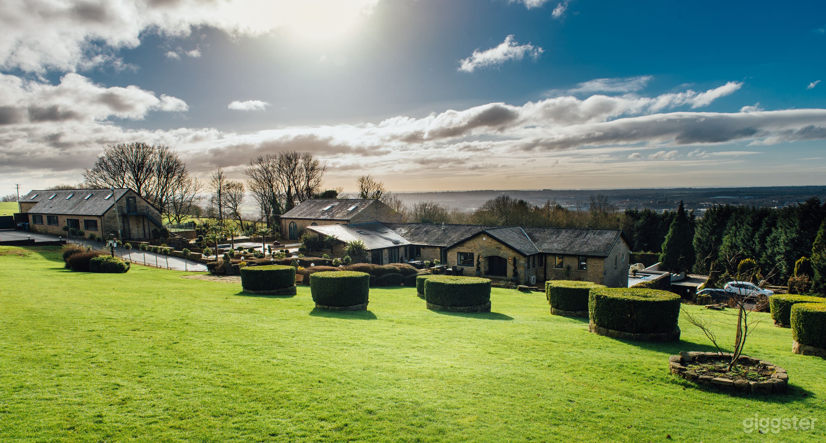 Luxury Farm Countryside Estate Greater Manchester Photo 2