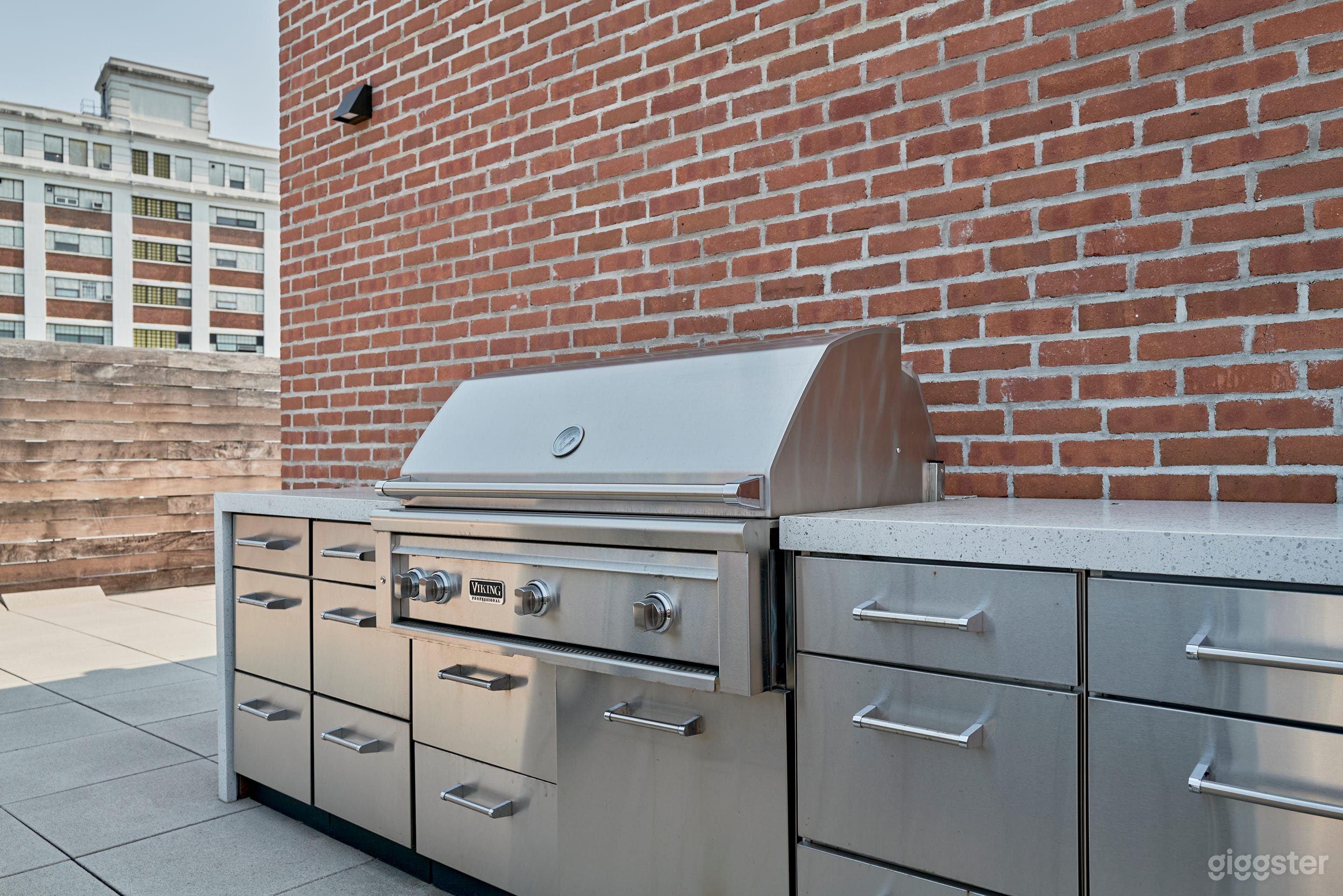 Rooftop R_11: Scenic Rooftop for Shoots + Events Photo 4