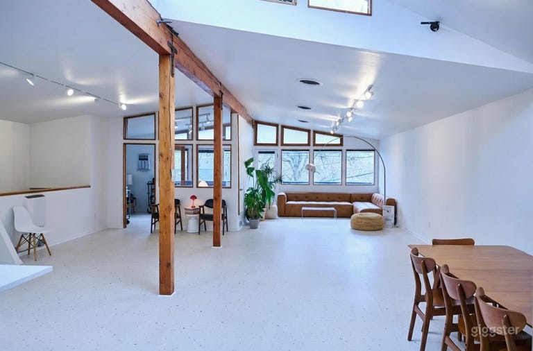  Bright studio space in vibrant Fremont 