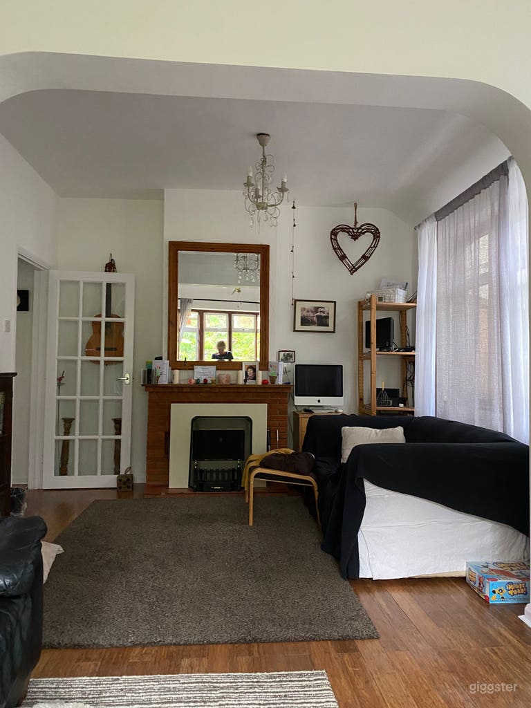  Living room 