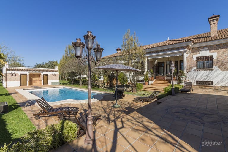  Finca de 5.000 m² con jardín y piscina a 40 min de Madrid 