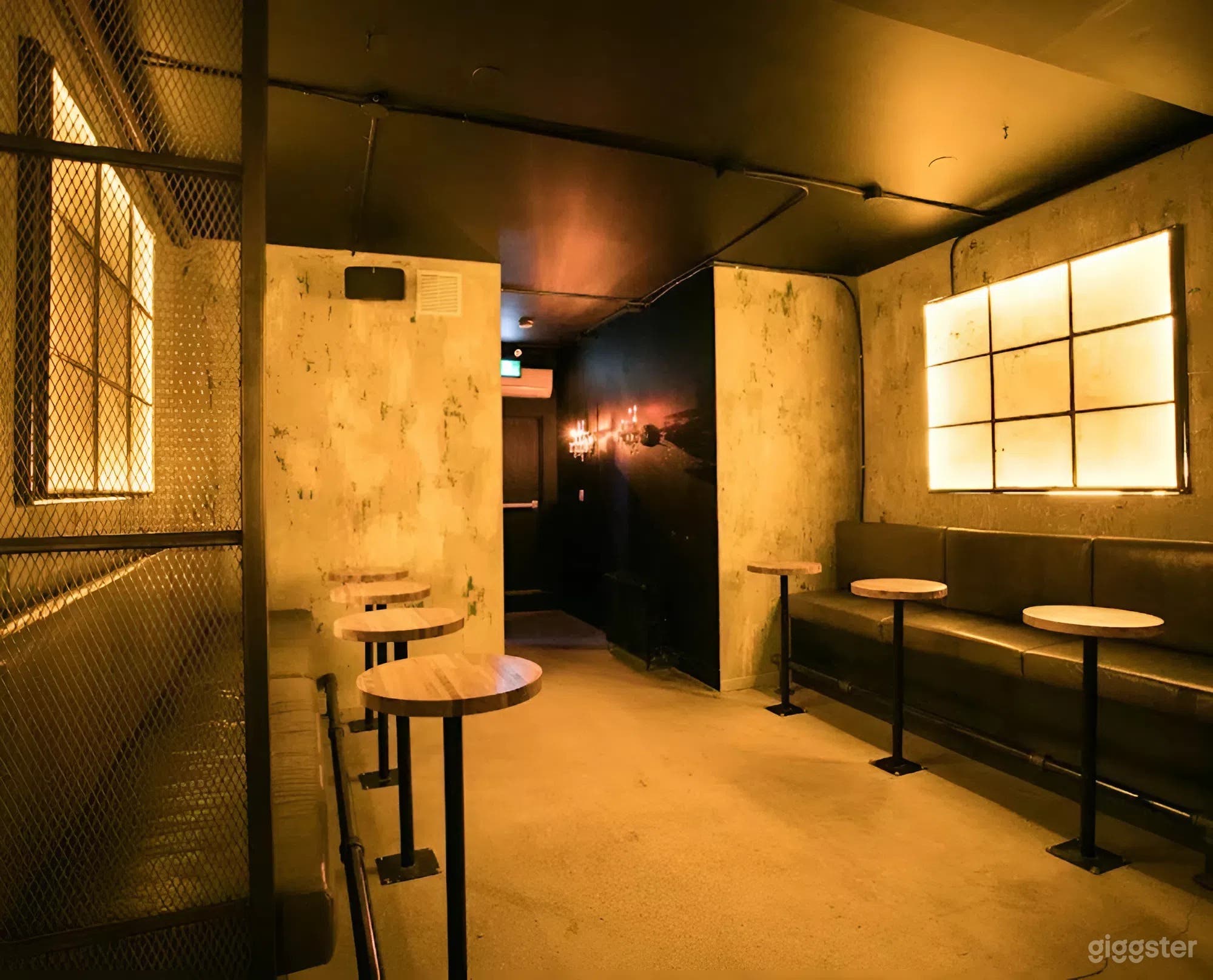 Industrial Cocktail Bar, Sleek Gallery Space and Speakeasy Photo 4