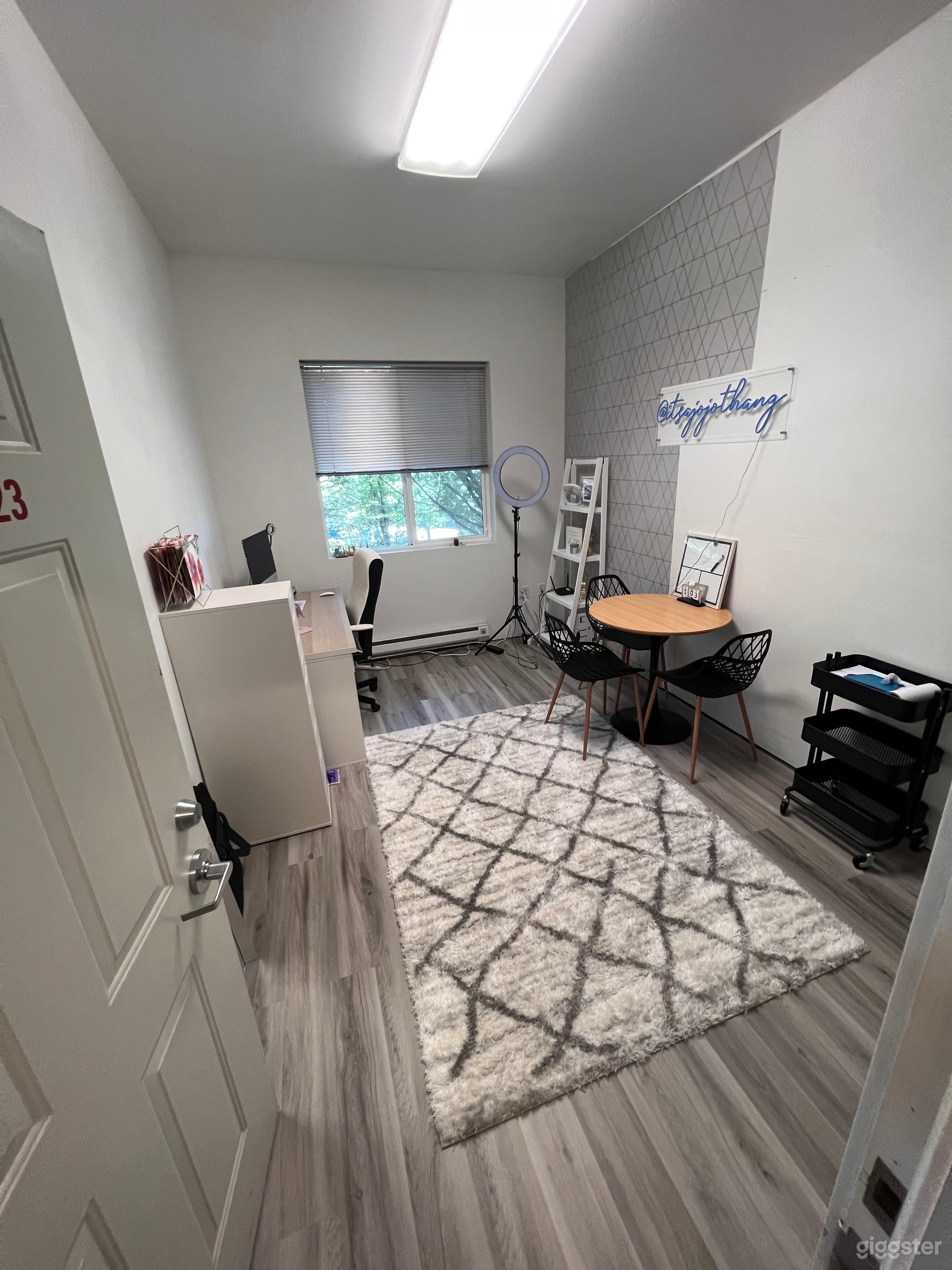 Office space/ lash space/ meeting space Photo 1