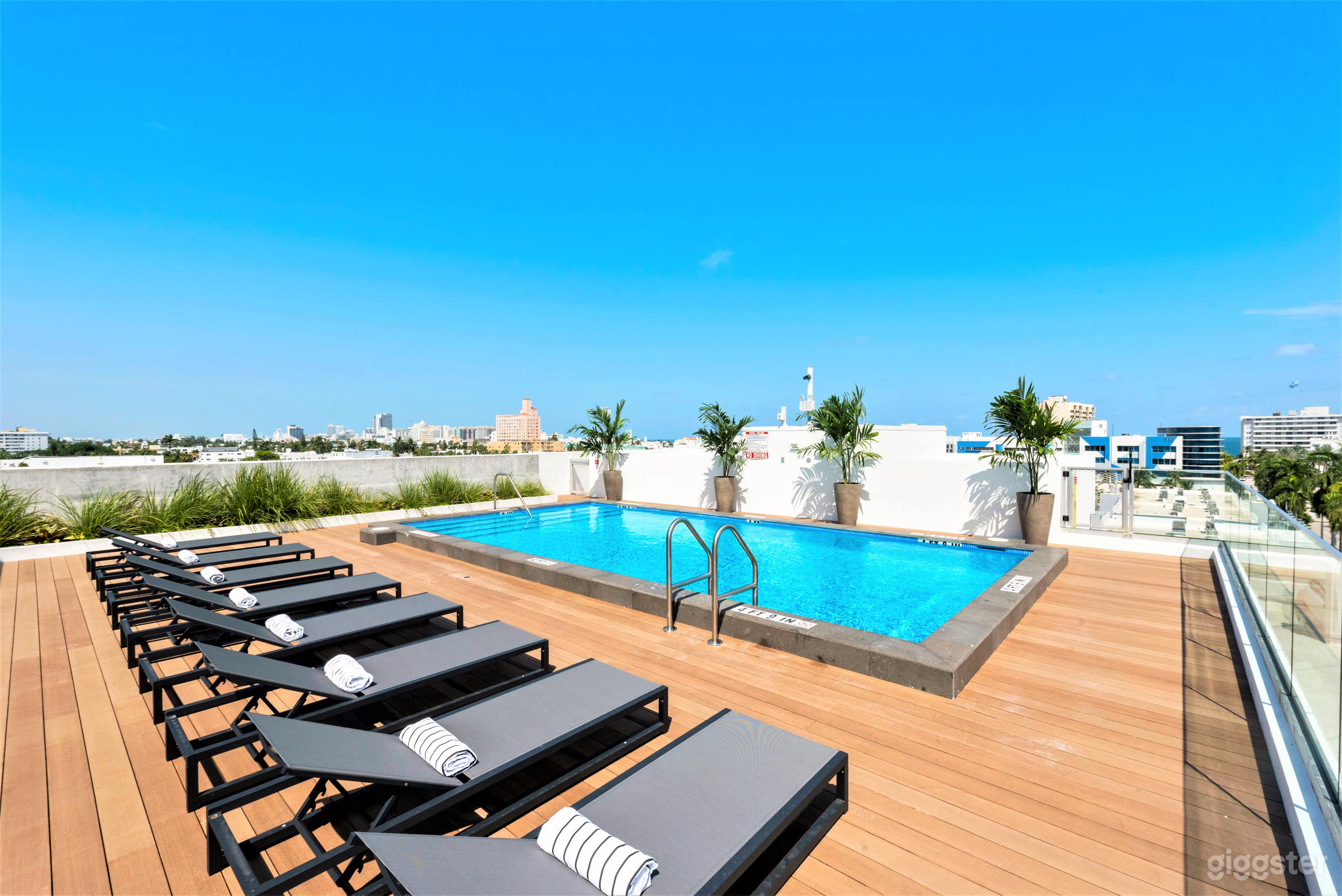 Rooftop Pool Deck with event space in Miami Beach Photo 4